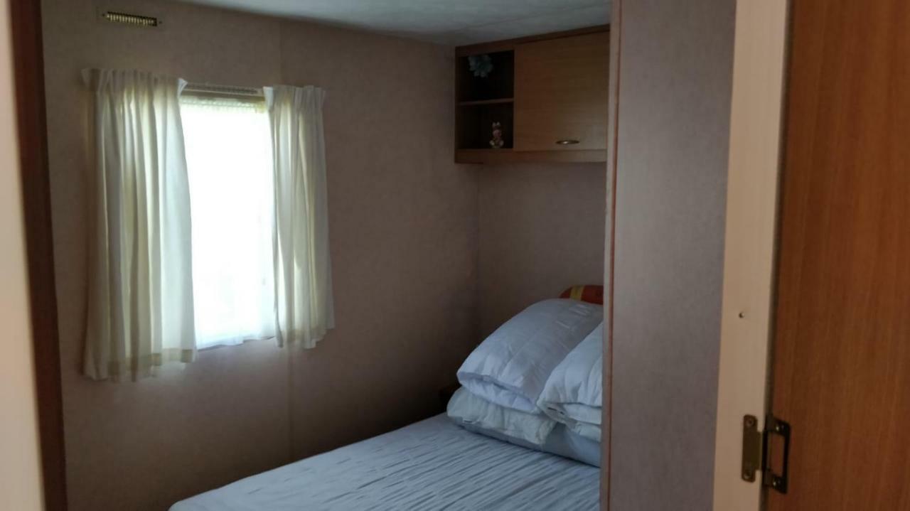 8 Berth Sealands Hotel อินโกลด์เมลส์ ภายนอก รูปภาพ
