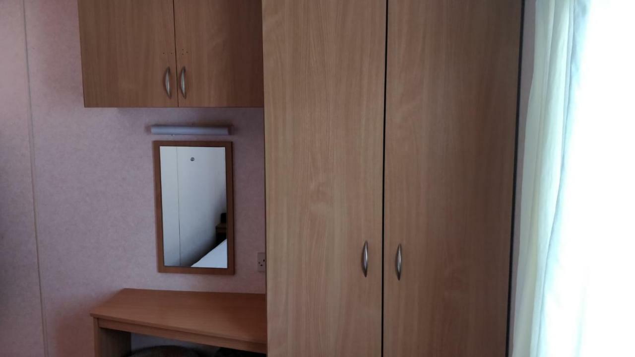 8 Berth Sealands Hotel อินโกลด์เมลส์ ภายนอก รูปภาพ