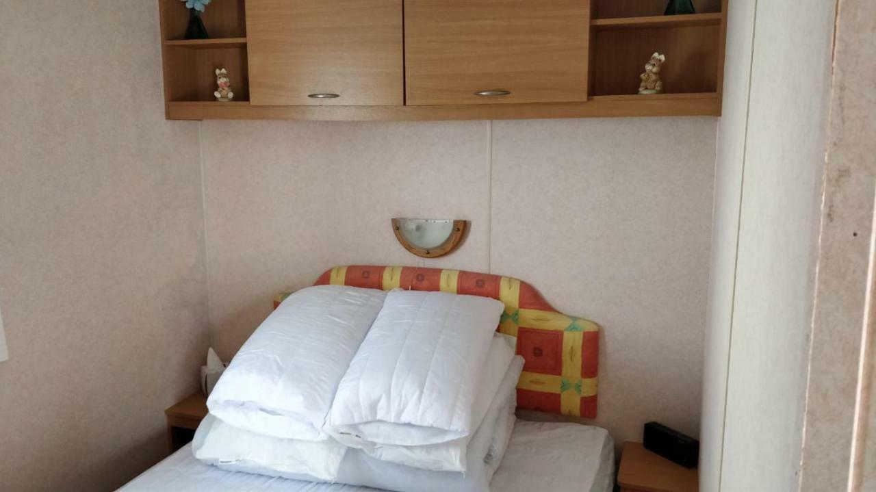 8 Berth Sealands Hotel อินโกลด์เมลส์ ภายนอก รูปภาพ