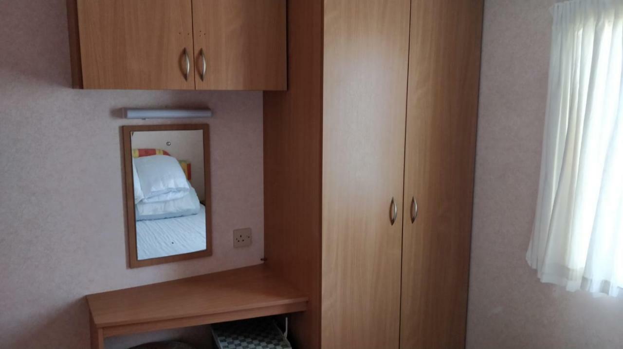 8 Berth Sealands Hotel อินโกลด์เมลส์ ภายนอก รูปภาพ